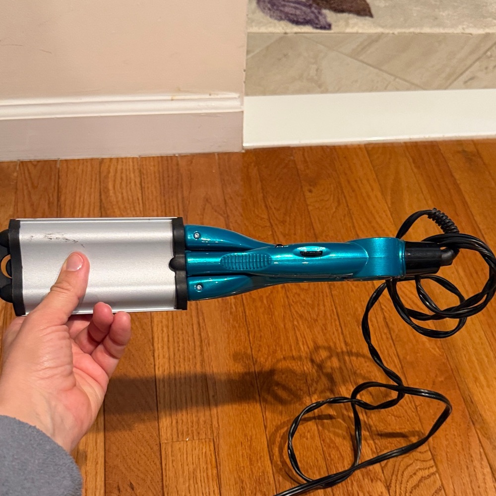 TIGI BedHead Teal and Silver Styling Tool - Picture 7 of 11